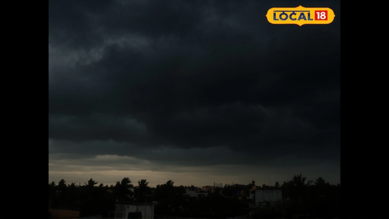 उत्तर प्रदेश में भारी बारिश की चेतावनी: लखनऊ, गाजियाबाद, आगरा सहित 7 जिलों में बादल छाएंगे